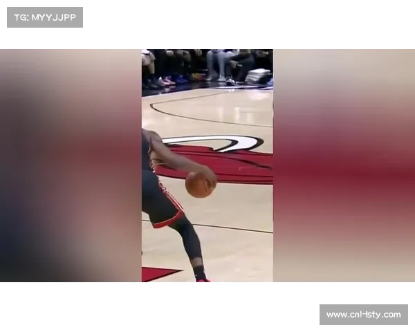 阿德巴约空中接力暴扣，热火主场气氛升至顶点