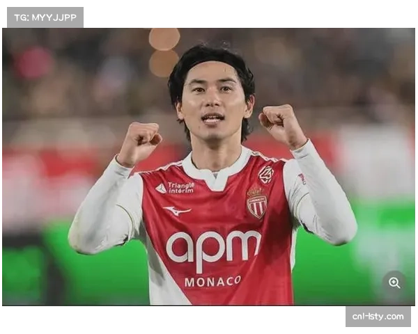 重伤4个月终现身，南野拓实摩纳哥主场观战获球迷齐声鼓励